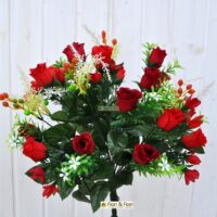 Bouquet boccioli di rosa artificiale rosso