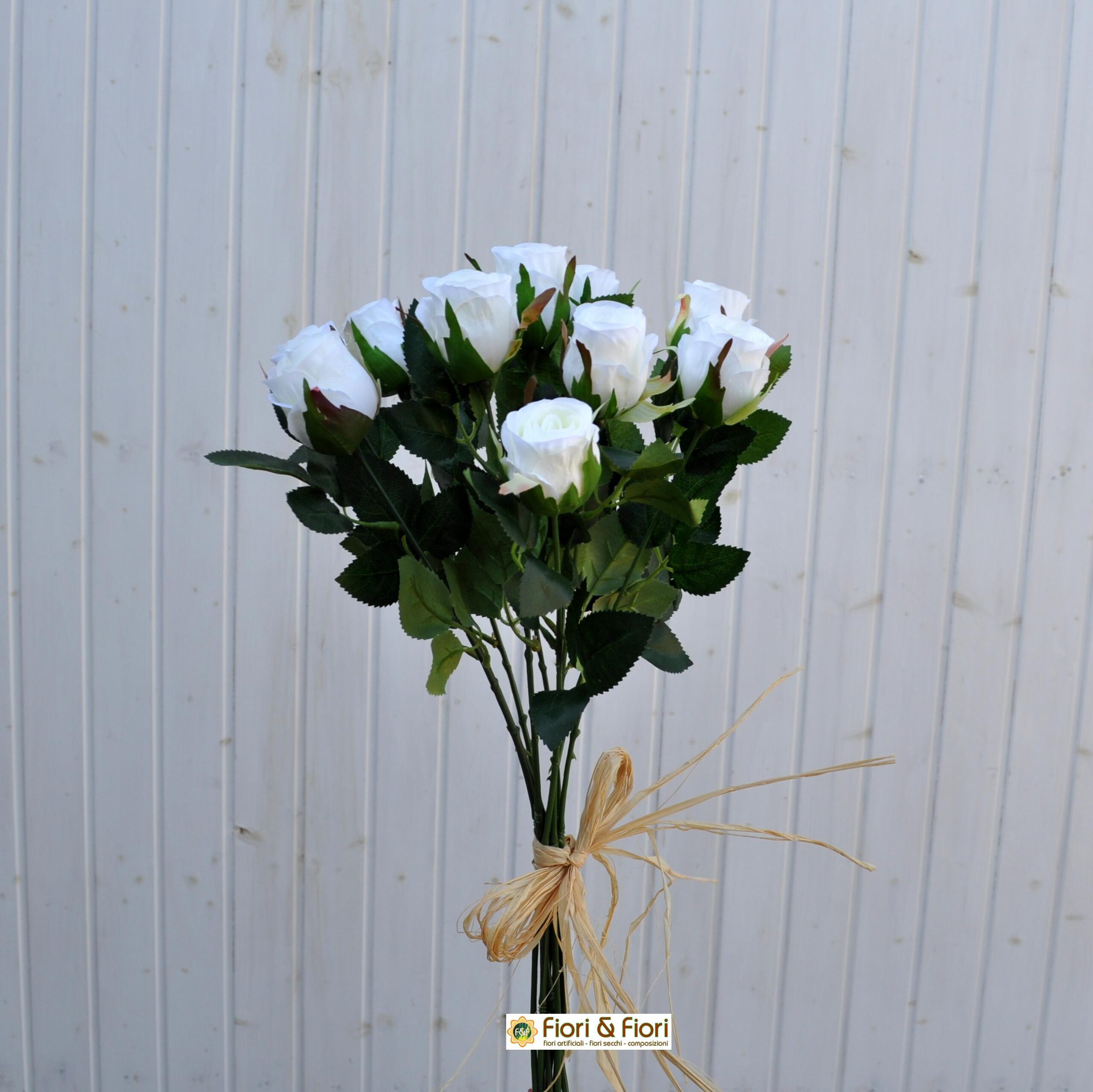 Rose artificiali bianche per composizioni floreali con fiori finti