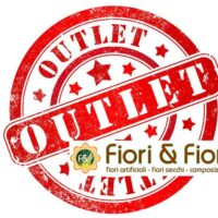 Fiori e composizioni artificiali in offerta