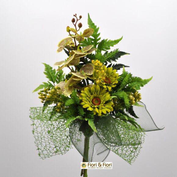 Mazzo fatto a mano di girasoli e fiori gonfiabili a uncinetto