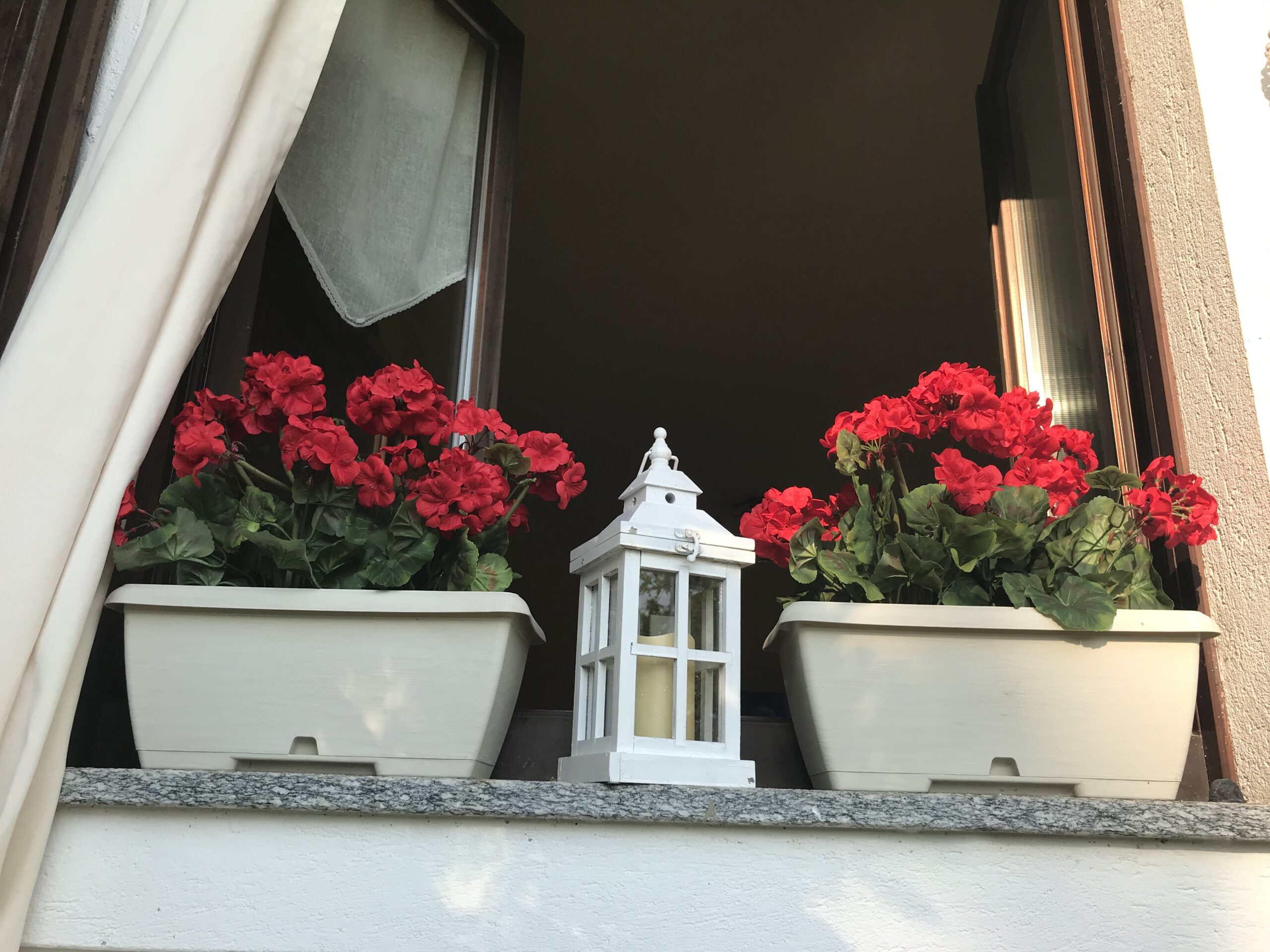 Geranio artificiale balcone rosso per decorare balconi e terrazzi