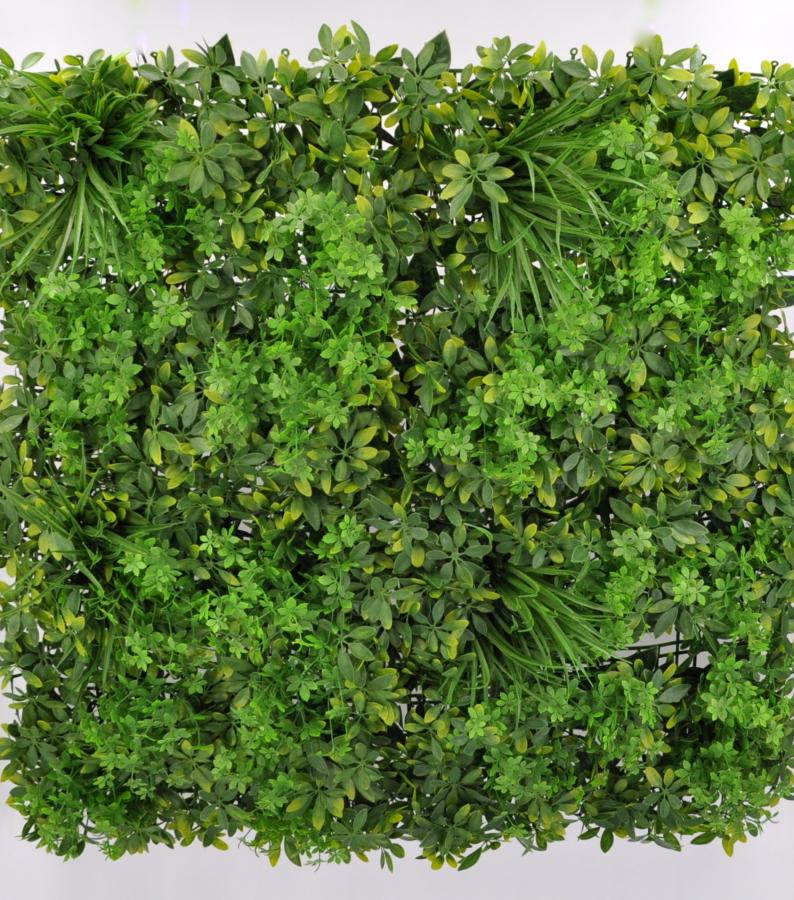 Creazione di una parete di fiori per un matrimonio o evento